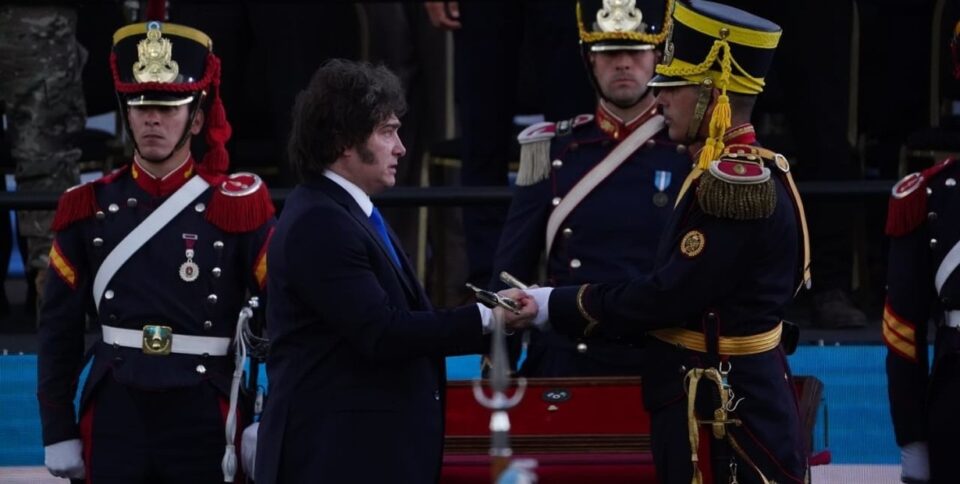 Polémica por el sable corvo de San Martín: debate patrimonial, político e histórico