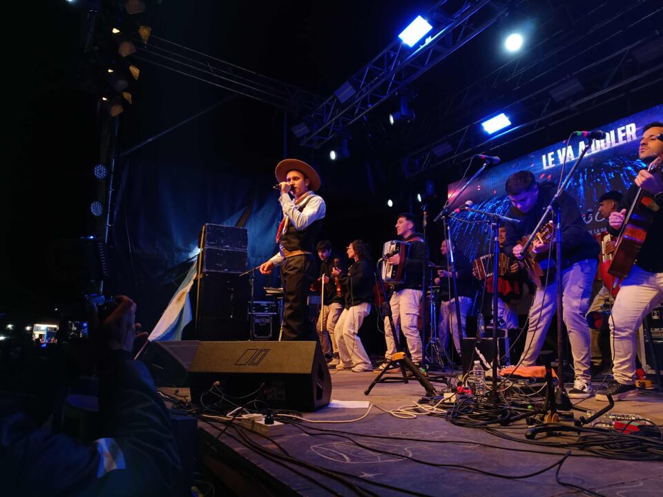 Un cierre a lo grande: música, humor y fiesta en las Patronales de Villa del Prado