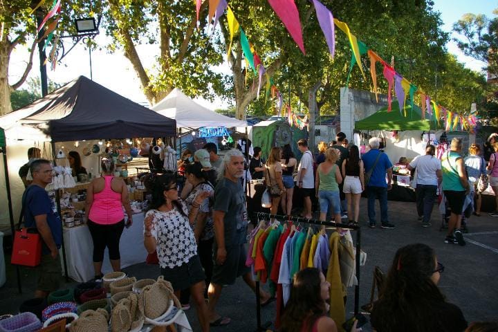 La Feria del Paseo del Virrey conmemora el 8M con emprendedoras locales