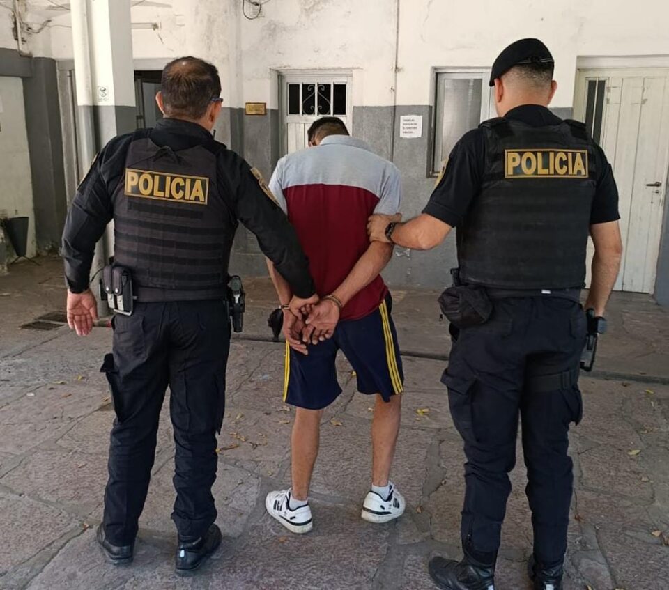 Atacó a pedradas a una mujer de 50 años en barrio General Bustos