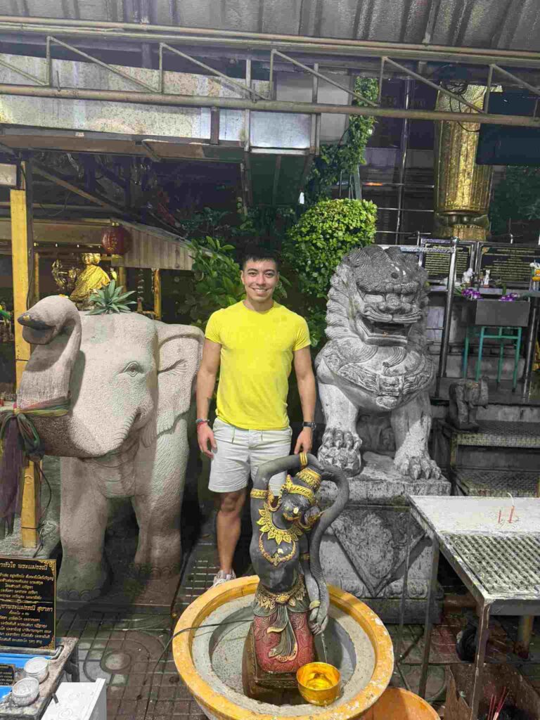 La historia de Axel: transformó el dolor en un libro autobiográfico y hoy vive en Alemania