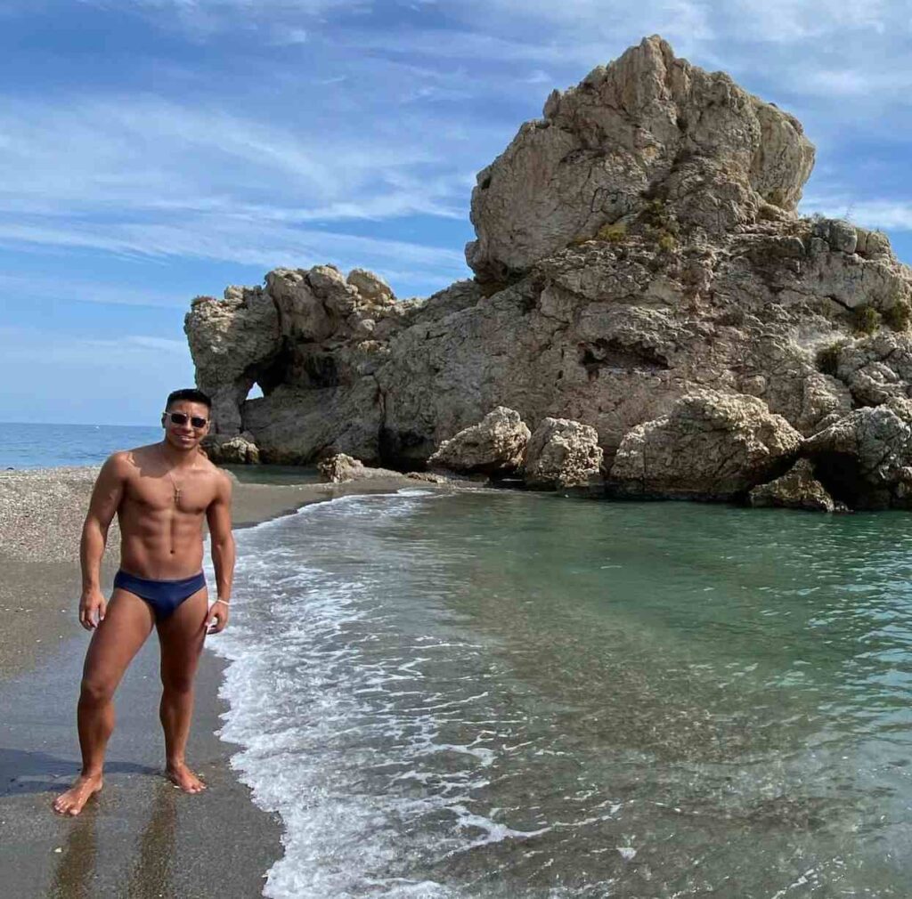 La historia de Axel: transformó el dolor en un libro autobiográfico y hoy vive en Alemania