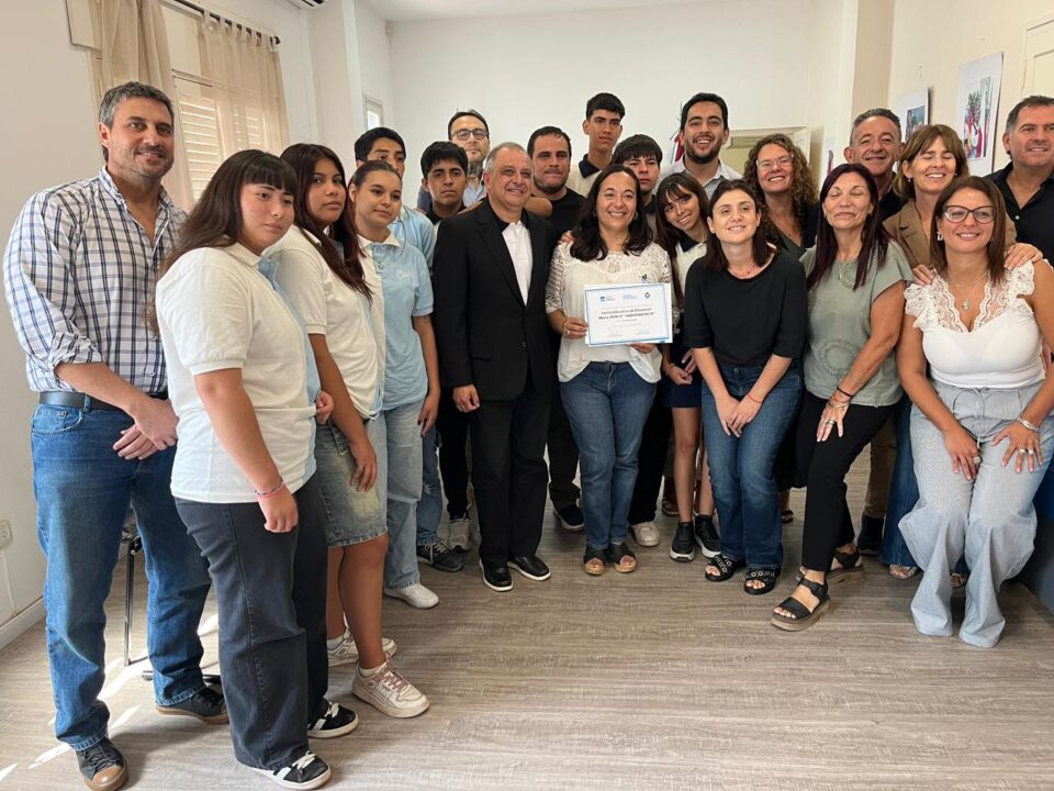 Reconocimiento y emoción en el Concejo Deliberante por los 60 años del IPEM 97 Independencia