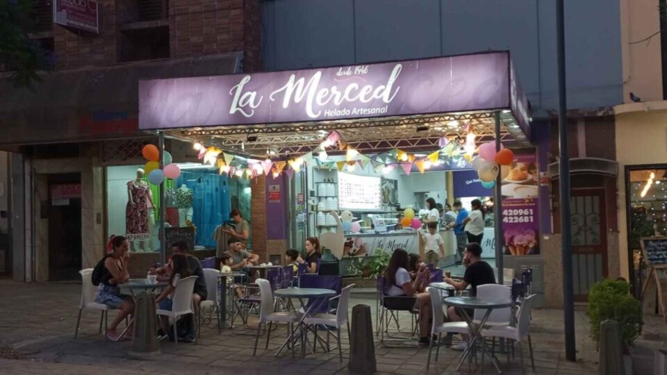 Un clásico que vuelve con todo: esta noche se vive en Alta Gracia la “Noche de los Helados”