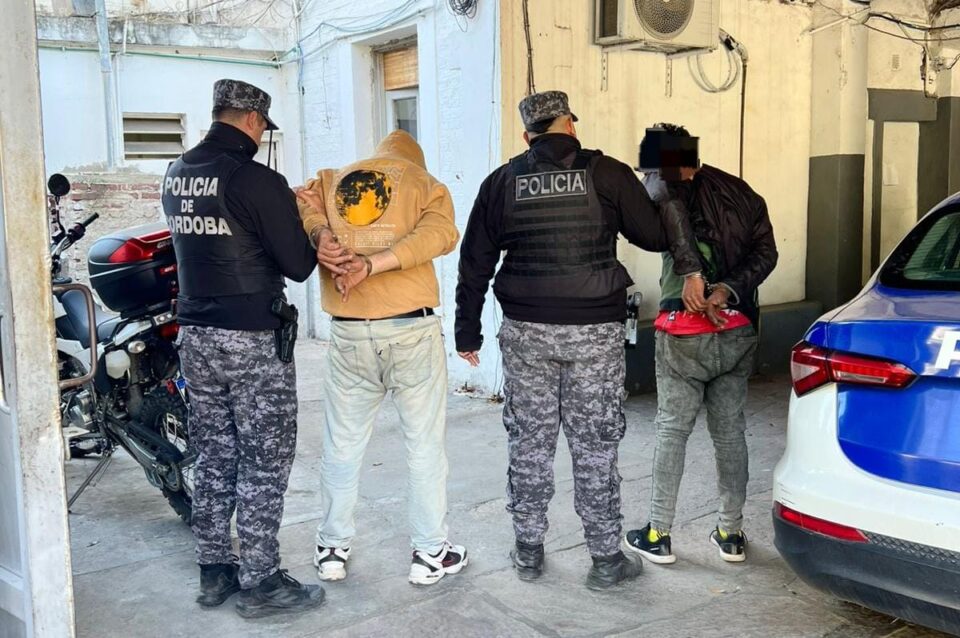 Dos detenidos por realizar conexiones clandestinas y dañar infraestructura de EPEC