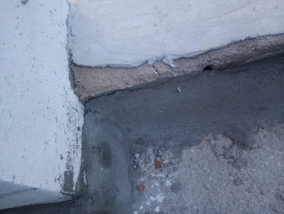 Vecinos de Monte Ralo reclaman soluciones por problemas de humedad en viviendas
