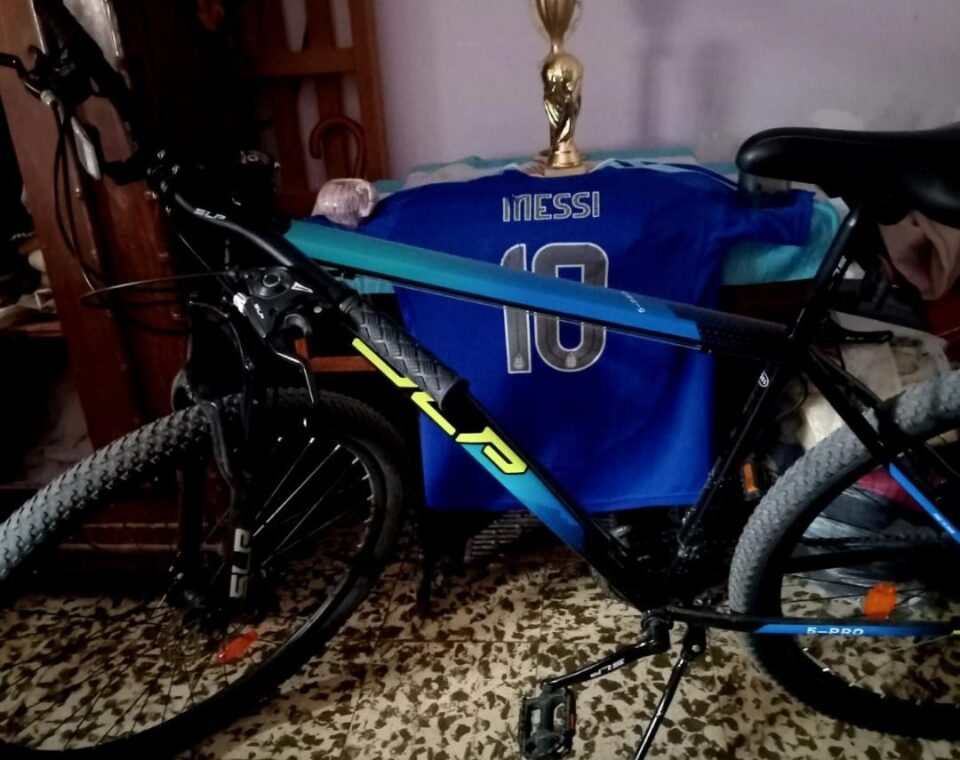 Indignación en pleno centro: le robaron la bicicleta, su herramienta de trabajo, a plena luz del día