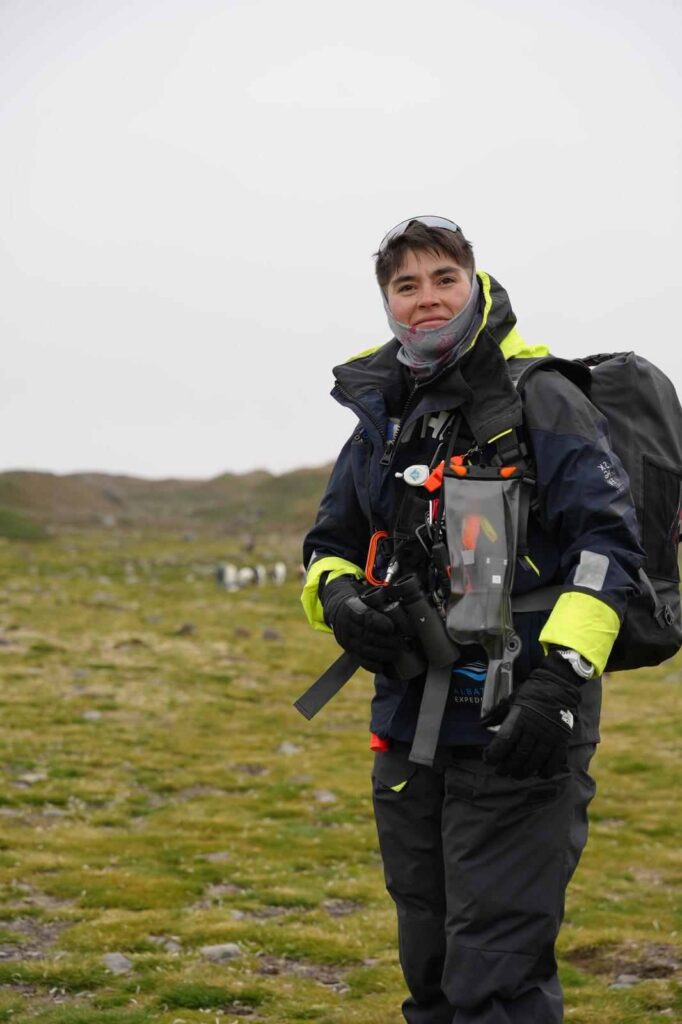 La historia de Eddie Hauzer: guía expediciones y enseña buceo en las aguas heladas de la Antártida y el Ártico