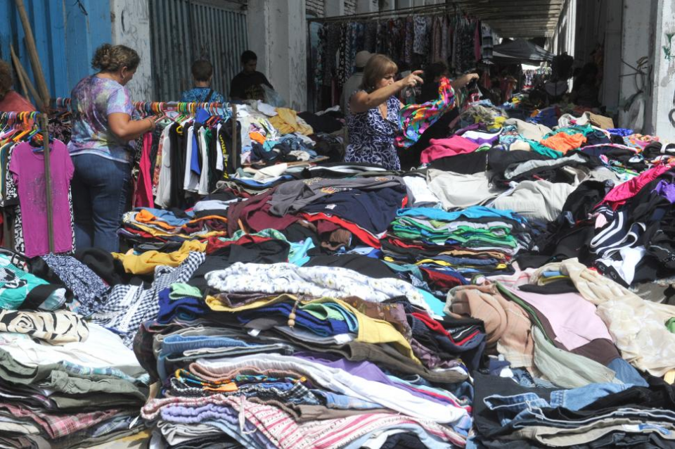 Los Cedros: el ropero comunitario vuelve a la plaza con una nueva feria solidaria