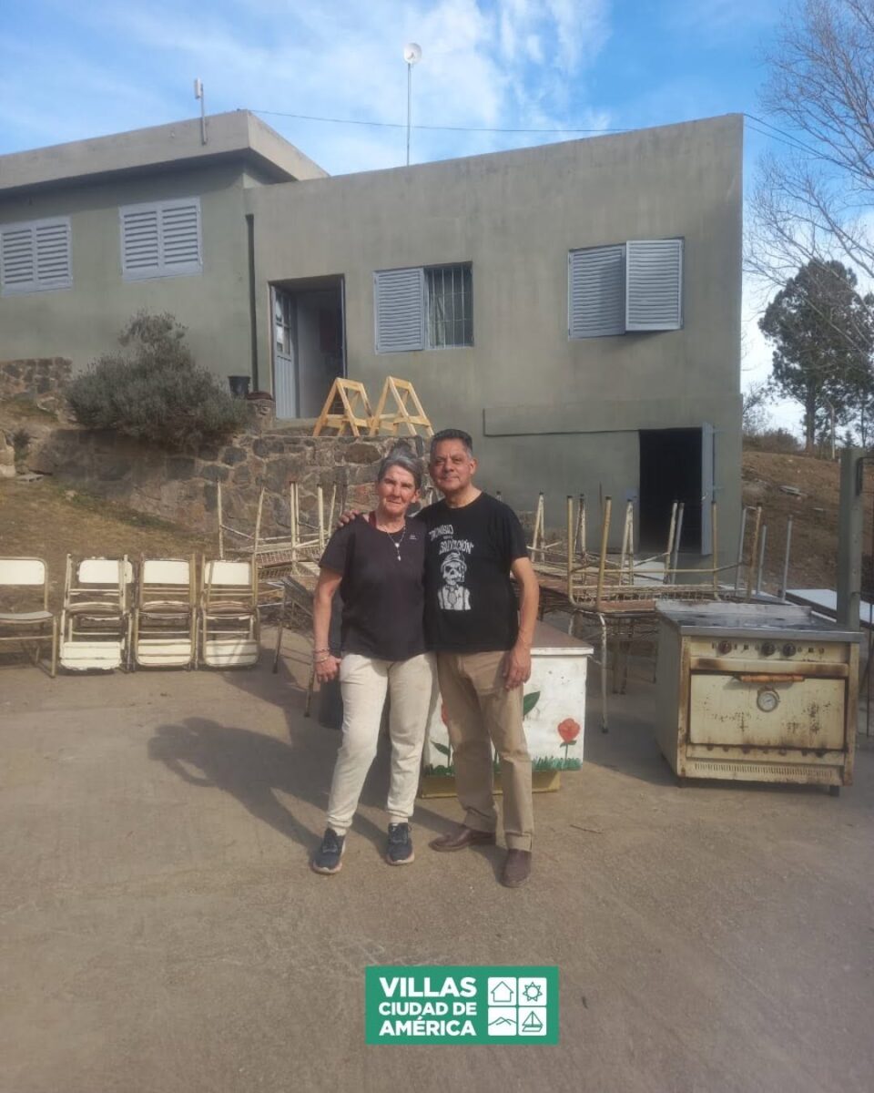Donaron mobiliario para fortalecer la educación en Villa Ciudad de América