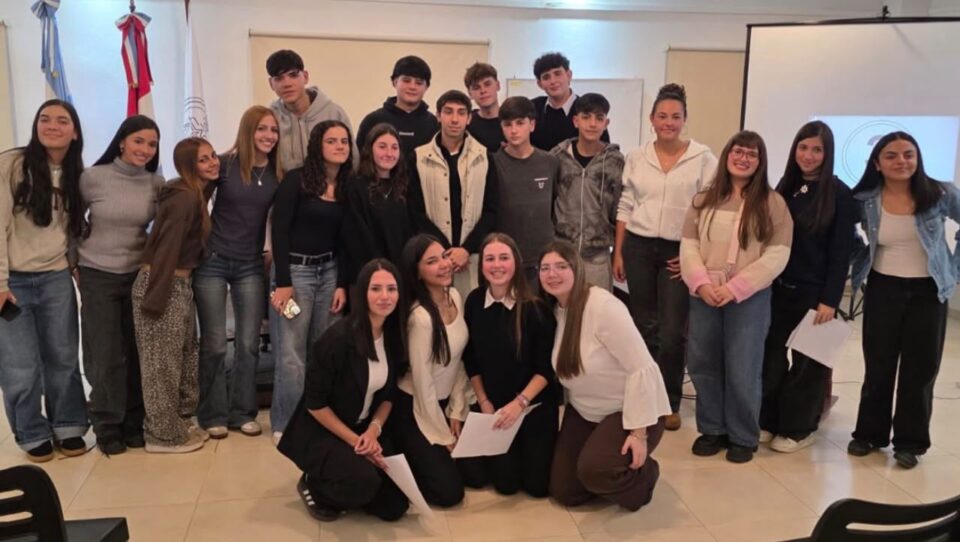 Interact Alta Gracia renovó sus autoridades y comenzó una nueva etapa de liderazgo juvenil