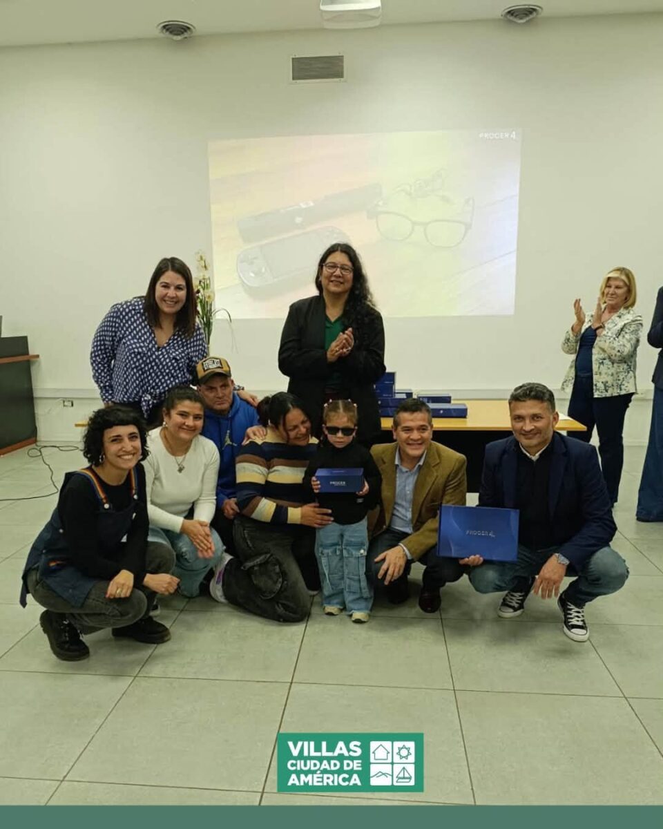 Xiomara Ruiz recibió un dispositivo PROCER 4 para fortalecer su trayectoria educativa