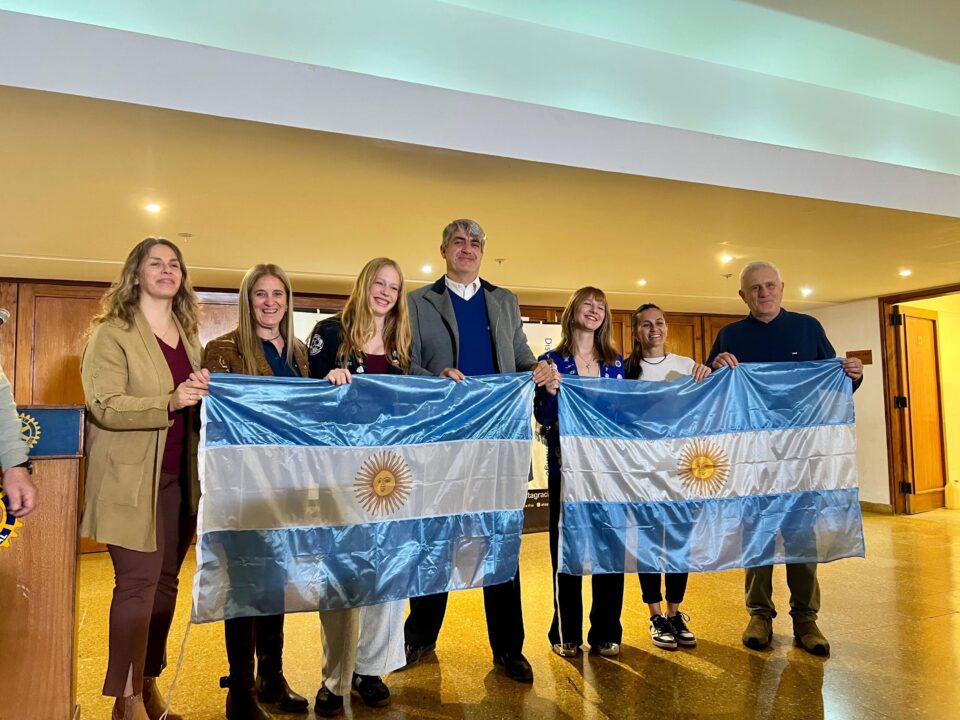 Rotary Alta Gracia recibió a dos jóvenes de Francia y Hungría por el programa de intercambio