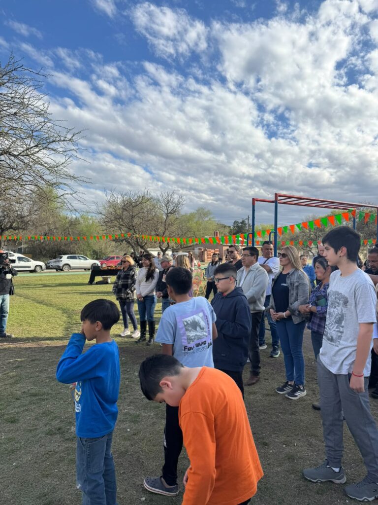 Un nuevo lugar para disfrutar en familia en Anisacate: inauguraron la Plaza Parque El Aromo
