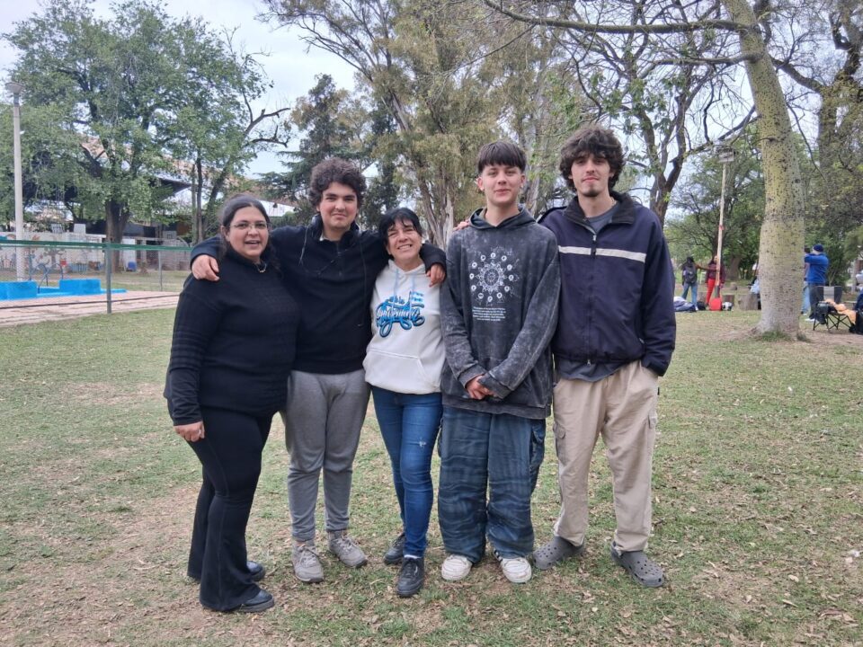 Tres jóvenes ajedrecistas de Villa La Bolsa participaron de un torneo en Córdoba