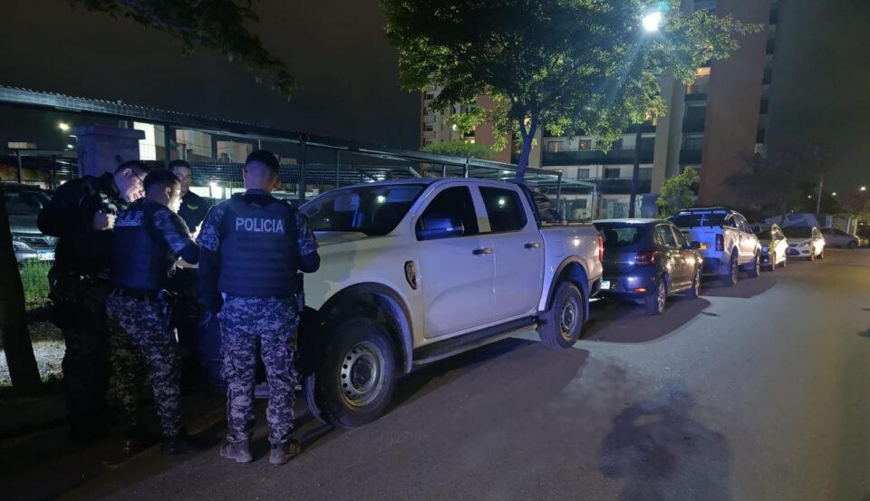 Forzaron el portón de una casa en Alta Gracia y robaron una camioneta: la recuperaron en Córdoba