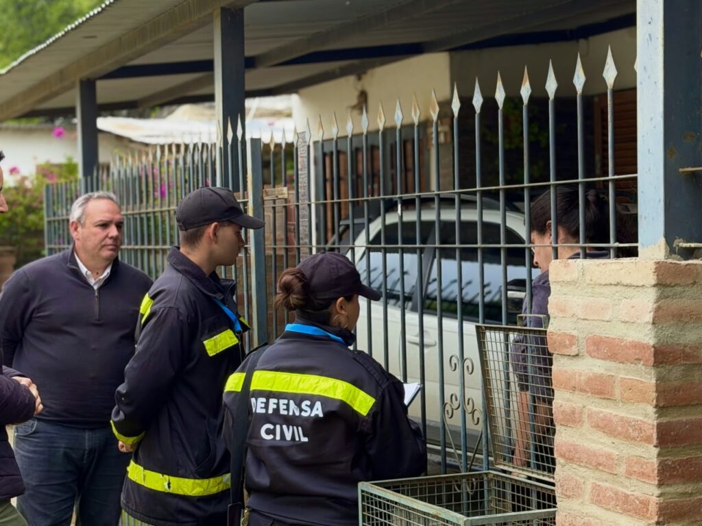 Prevención en marcha: De Napoli encabezó recorrido con los promotores del Programa de Zoonosis