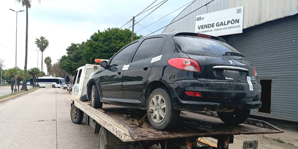 El Municipio secuestró dos vehículos que operaban con aplicaciones de transporte no habilitadas